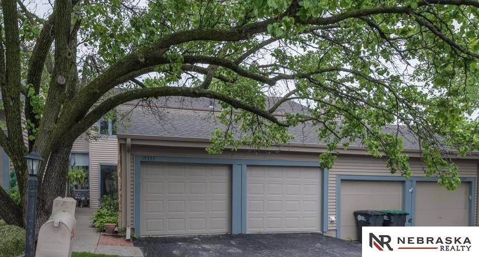 15355 Mason Plaza, Omaha, NE 68154
