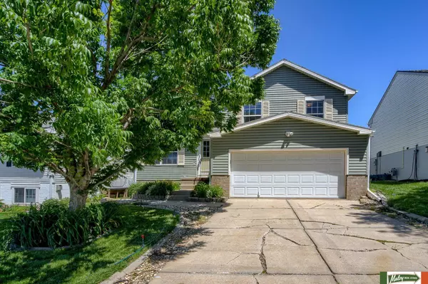 6607 N 78th Avenue, Omaha, NE 68122