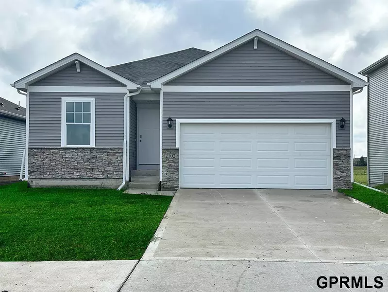 12668 S 204th Avenue, Gretna, NE 68028