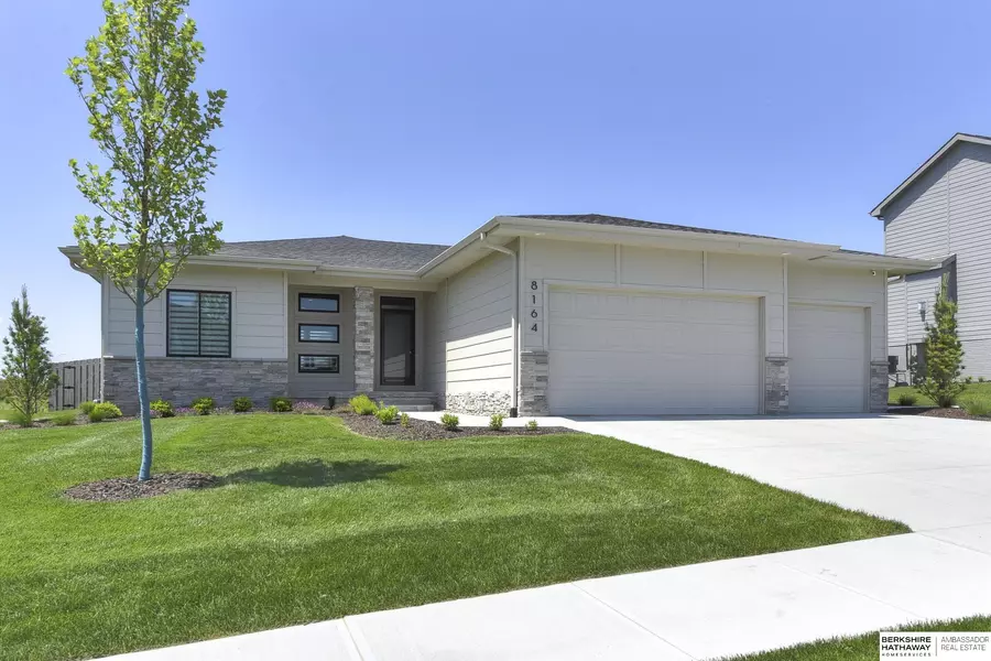 8164 S 184th Terrace, Omaha, NE 68136