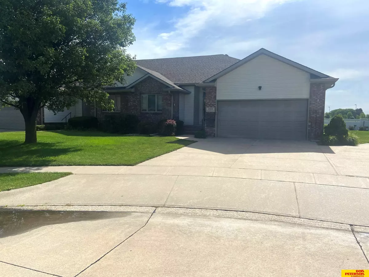 Fremont, NE 68025,704 Heatherwood Street