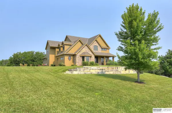 12980 Pioneer Lane, Louisville, NE 68037