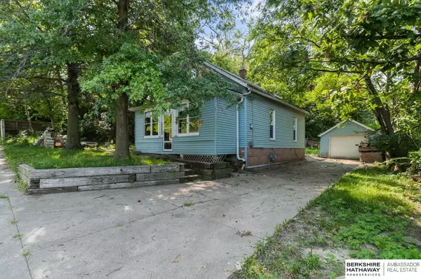 Plattsmouth, NE 68048,113 6 Avenue