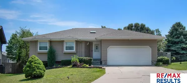 15463 Wirt Circle, Omaha, NE 68116