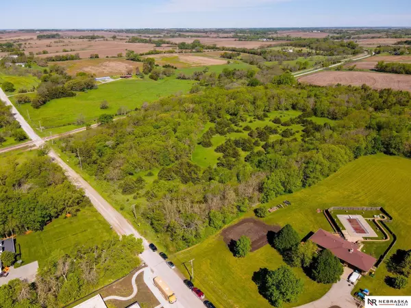 Bennet, NE 68317,25 Apple Street