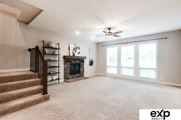 Gretna, NE 68028,20104 Maple Street