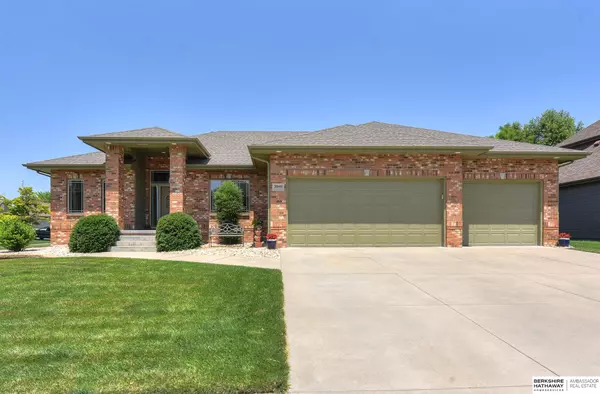 20140 Douglas Street, Omaha, NE 68022