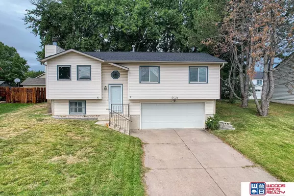5621 NW 10th Street, Lincoln, NE 68521