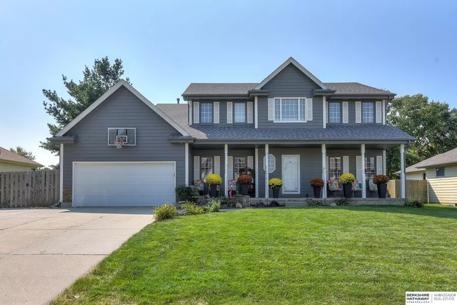 20813 Plum Street, Elkhorn, NE 68022