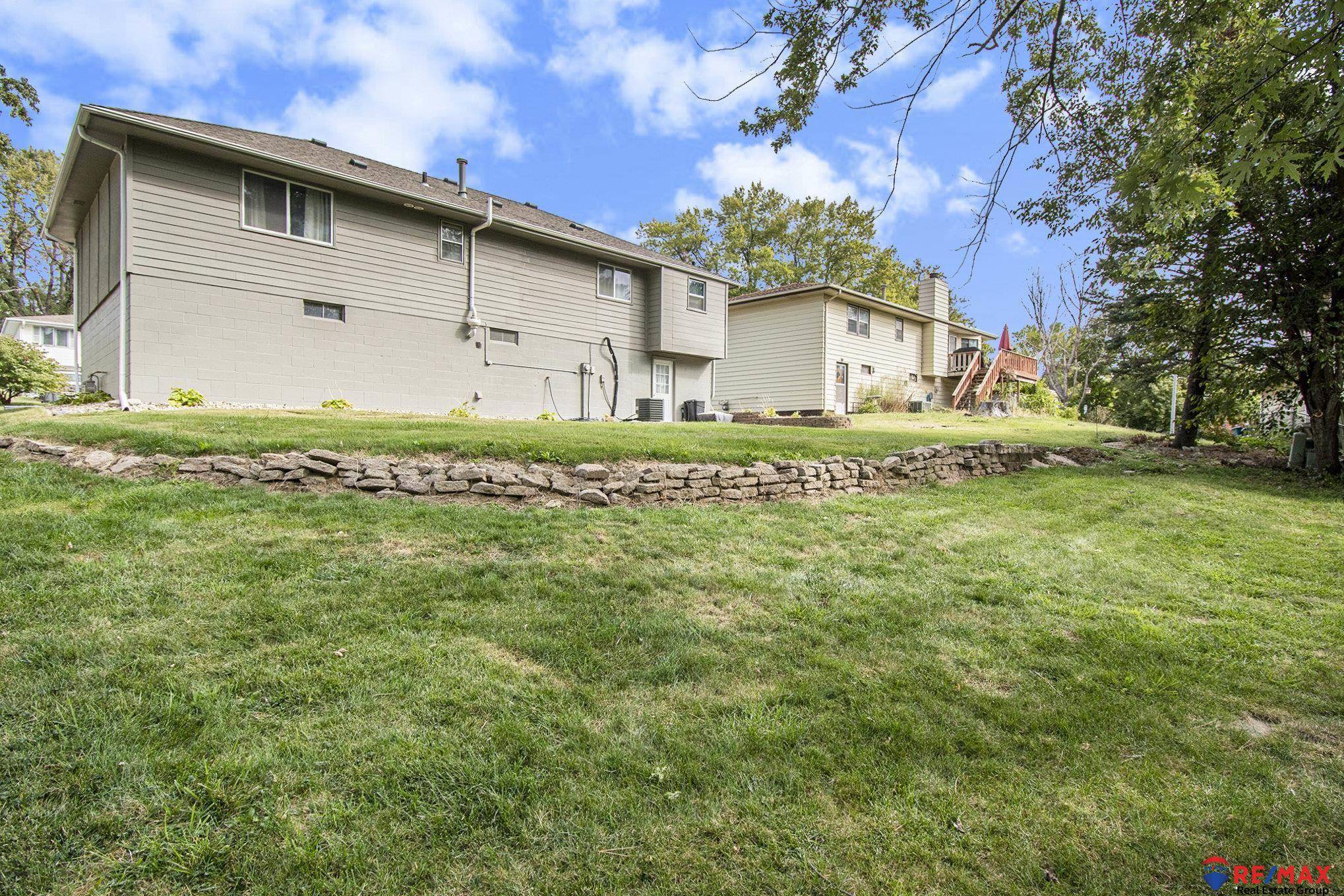 Omaha, NE 68127,10211 M Street