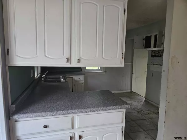 Omaha, NE 68106,5606 Frances Street