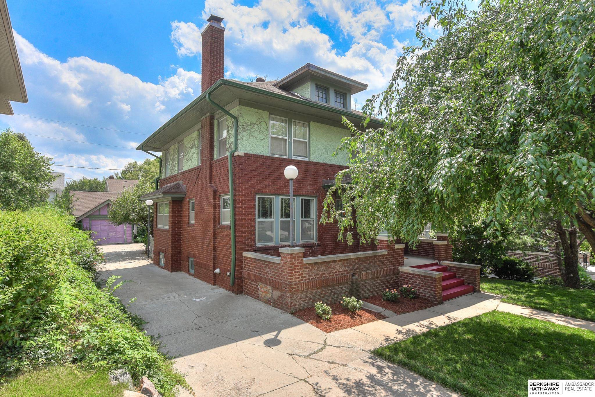 5107 Nicholas Street, Omaha, NE 68132