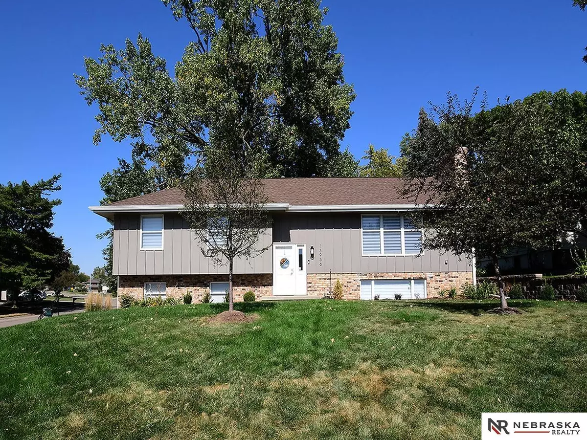 Omaha, NE 68144,13936 Pine Street