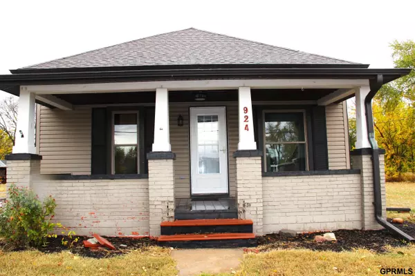 Friend, NE 68359,924 5th Street