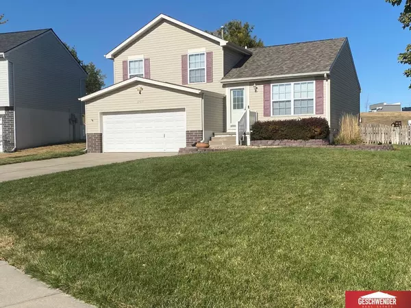 17902 Gertrude Circle, Omaha, NE 68136