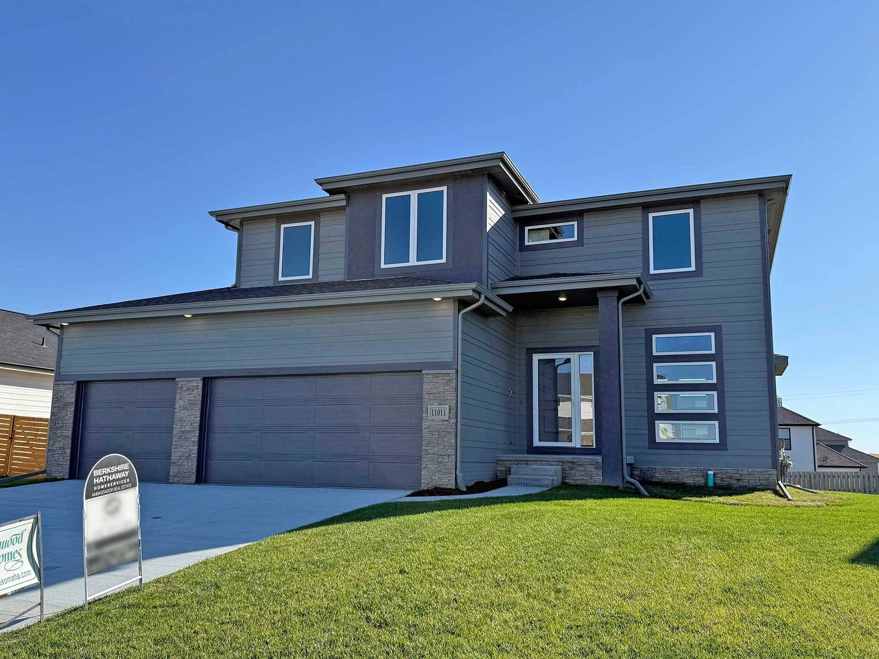 11011 Ranch Drive, Papillion, NE 68046