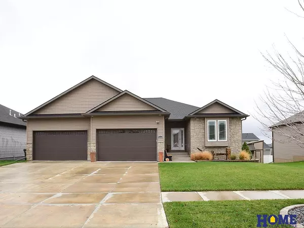 1240 N 100th Street, Lincoln, NE 68527