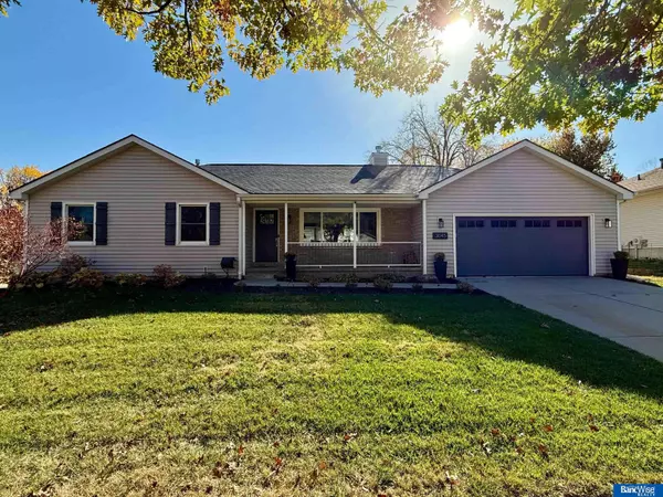 3045 Laredo Drive, Lincoln, NE 68516