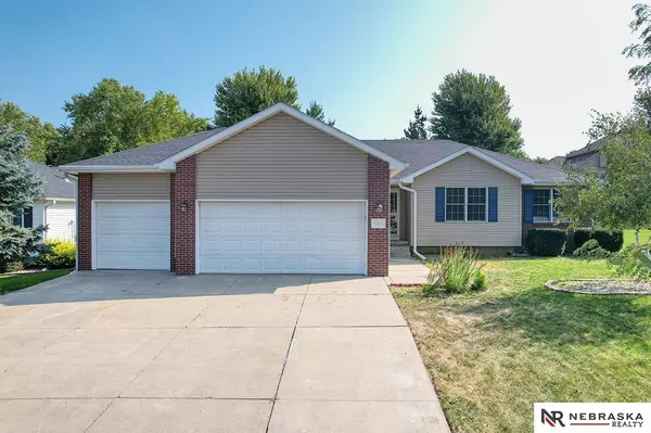 6900 Glass Ridge Drive, Lincoln, NE 68526