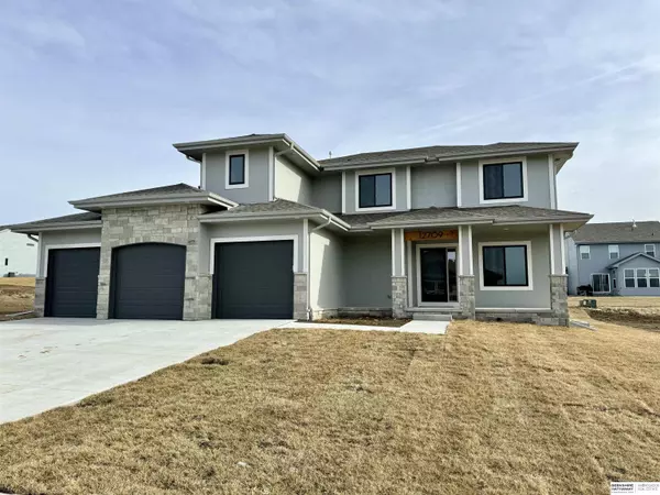 12709 Glenn Street, Papillion, NE 68138