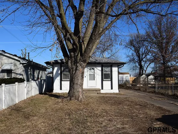 2828 Emiline Street, Bellevue, NE 68147