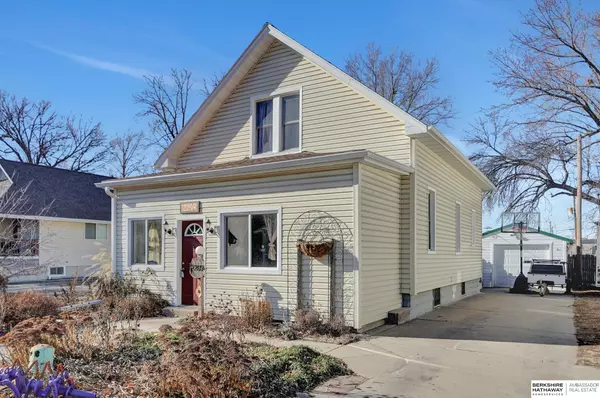 2209 S 8th Street, Lincoln, NE 68502