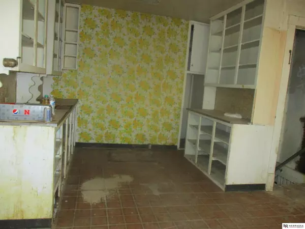 Omaha, NE 68112,7717 N 39 Street