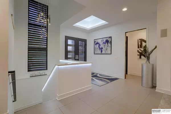 19606 Charles Circle Elkhorn, NE 68022