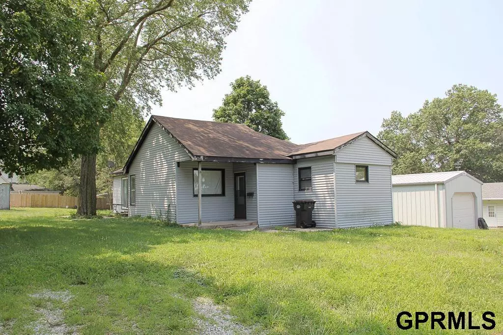 Cook, NE 68329,208 W Dewey Street