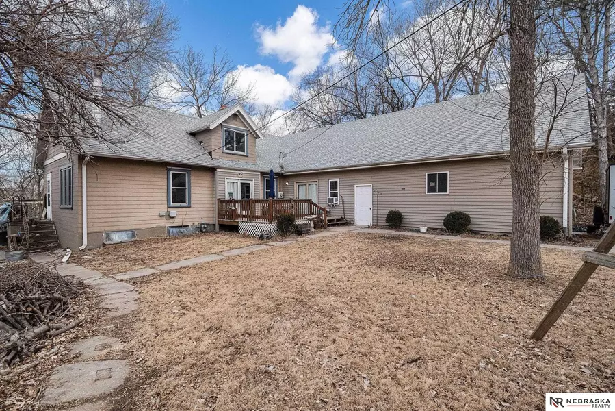 2421 S 7th Street, Omaha, NE 68108