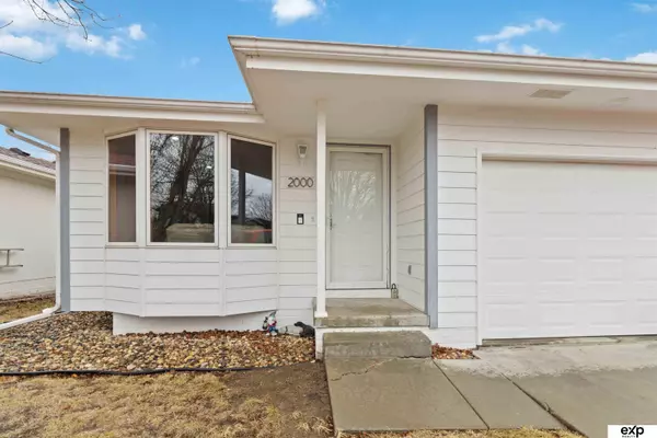 2000 NW 54 Street, Lincoln, NE 68528