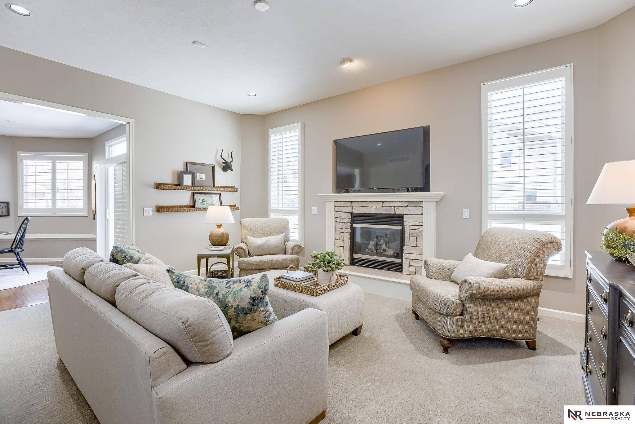 627 S 197th Street, Elkhorn, NE 68022