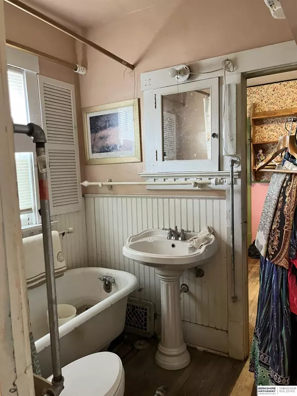 Omaha, NE 68111,4139 N 44th Street