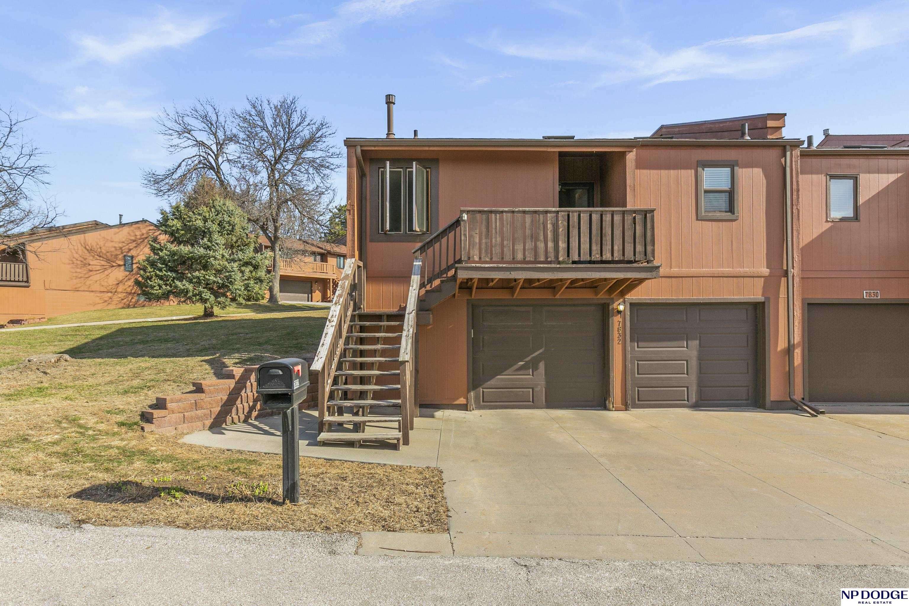 7832 Read Plaza, Omaha, NE 68122