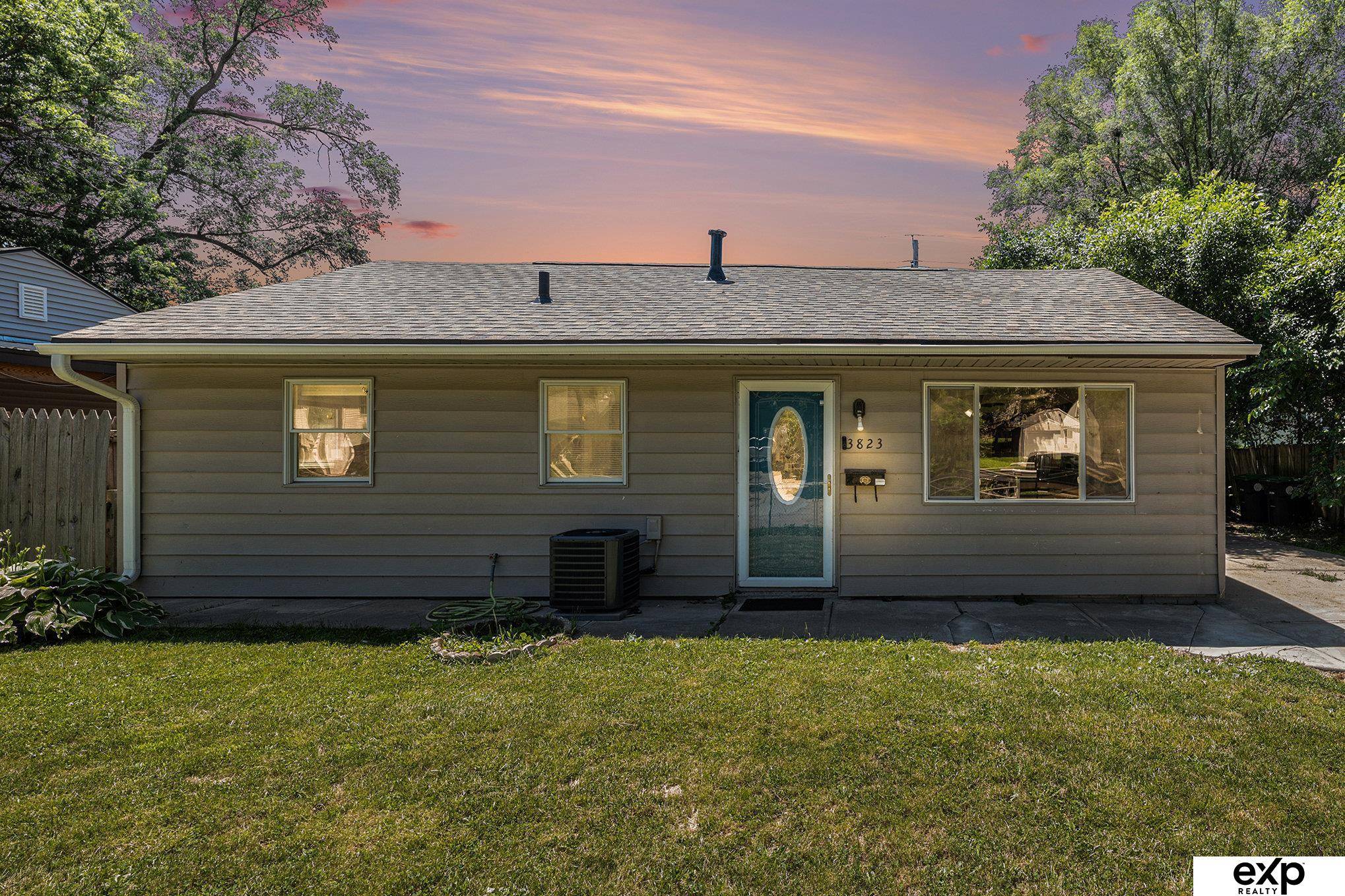 3823 Valley Street, Omaha, NE 68105