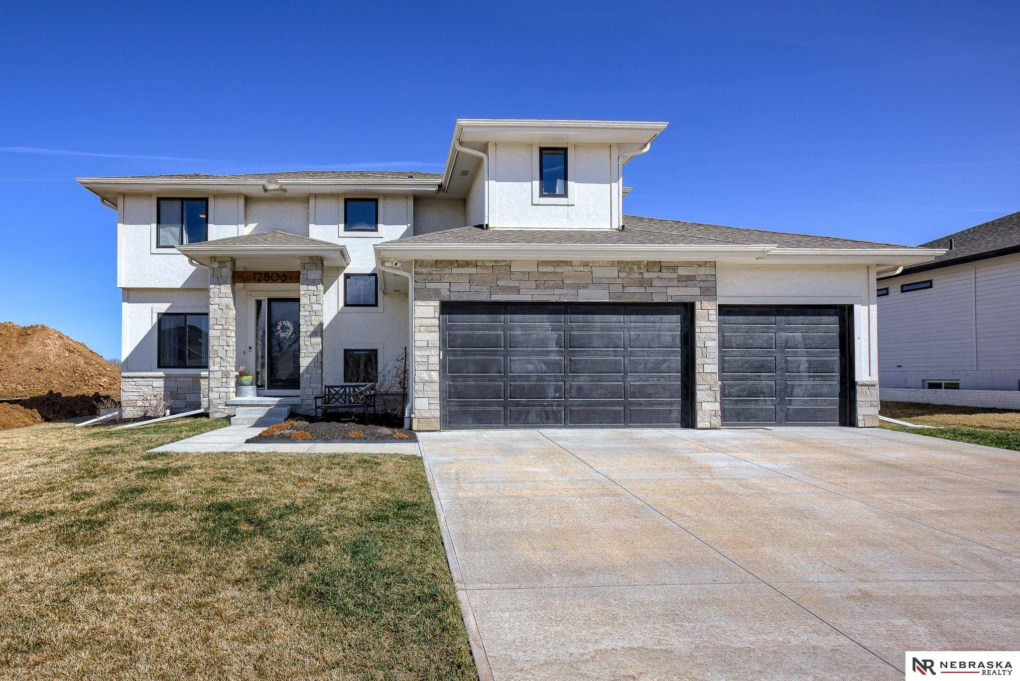 12806 Cooper Street, Papillion, NE 68138-4428