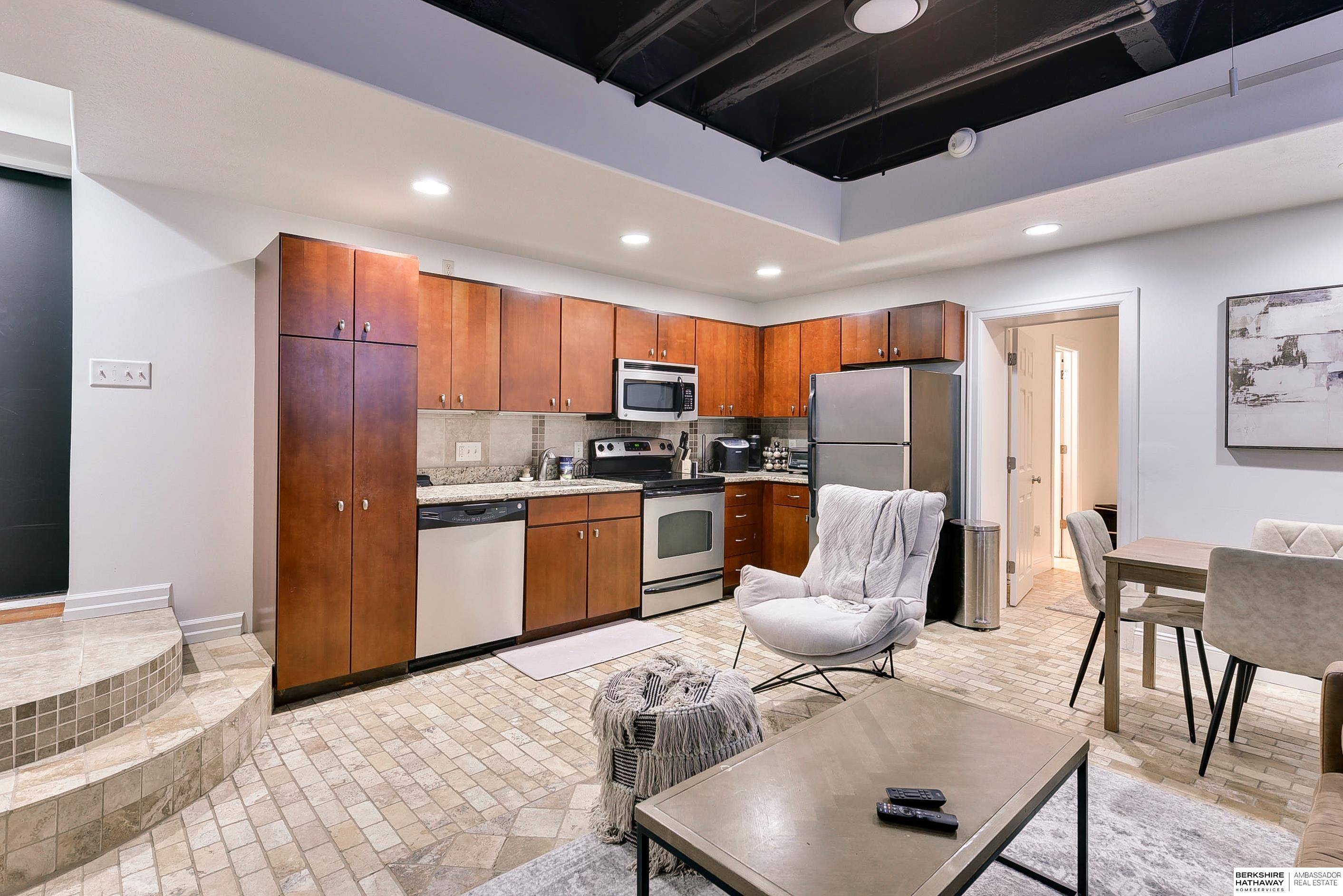 Omaha, NE 68132,4907 Davenport Street  #15
