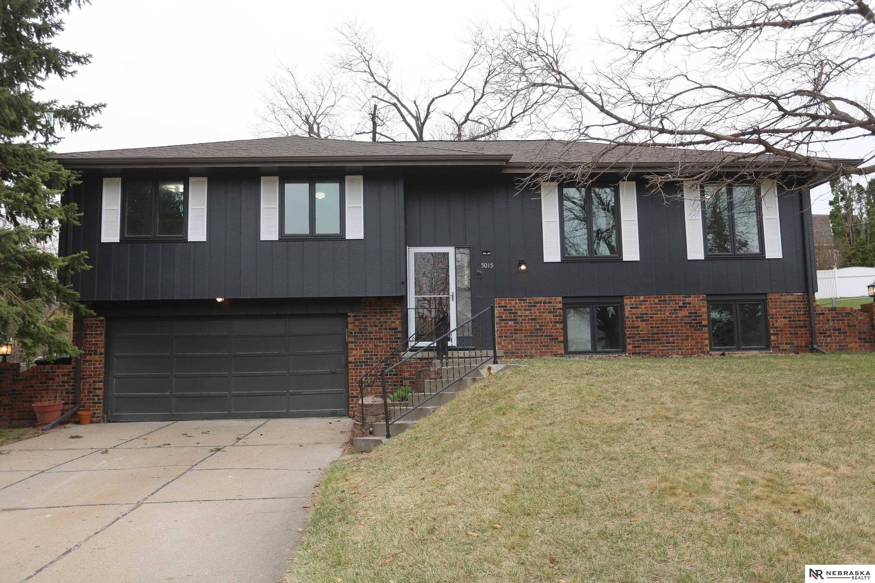5015 N 106th Street, Omaha, NE 68134