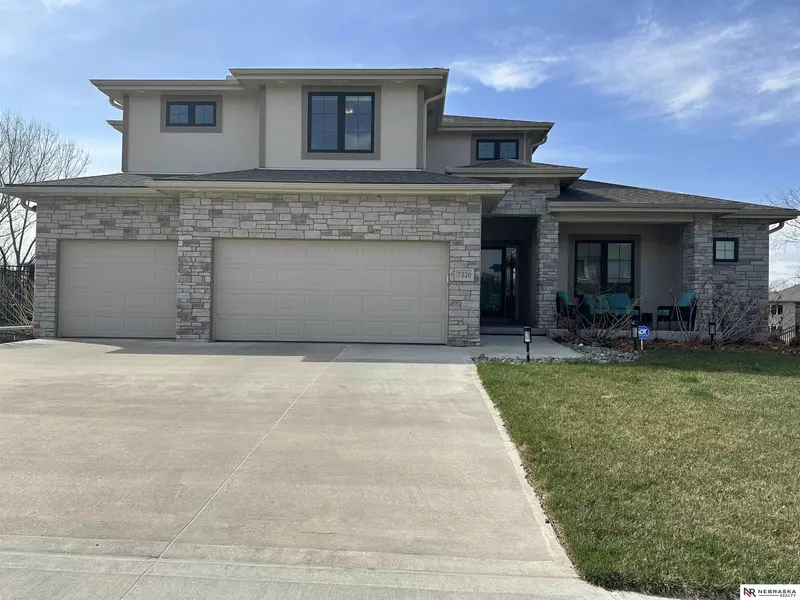 7326 N 154th Avenue, Bennington, NE 68007