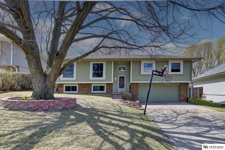 9712 S 21st Avenue, Bellevue, NE 68123