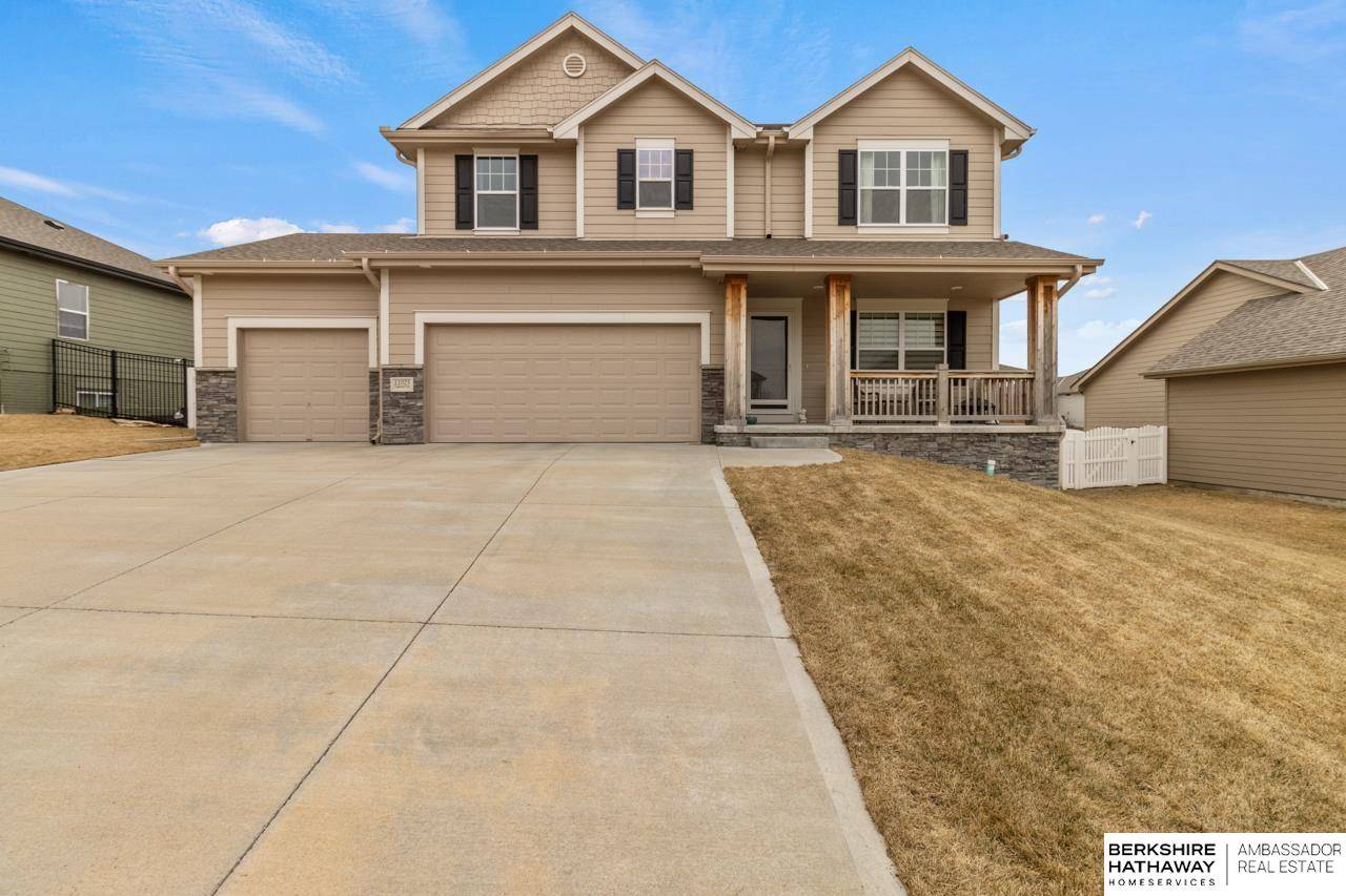 11025 Superior Drive, Papillion, NE 68046
