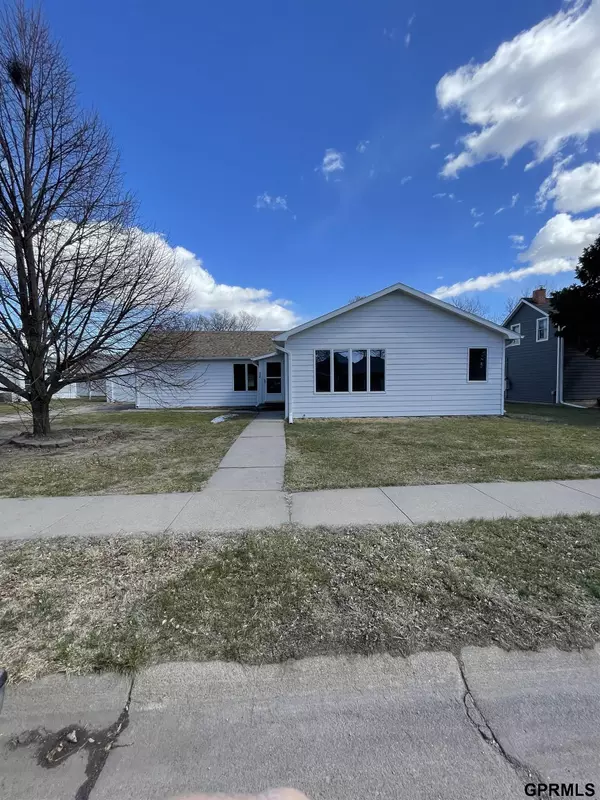 230 N Church Street, Elm Creek, NE 68836