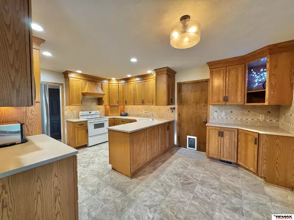 Lincoln, NE 68527,1221 Piper Way