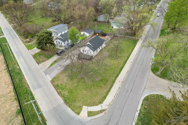 6906 Sarpy Avenue, Bellevue, NE 68147