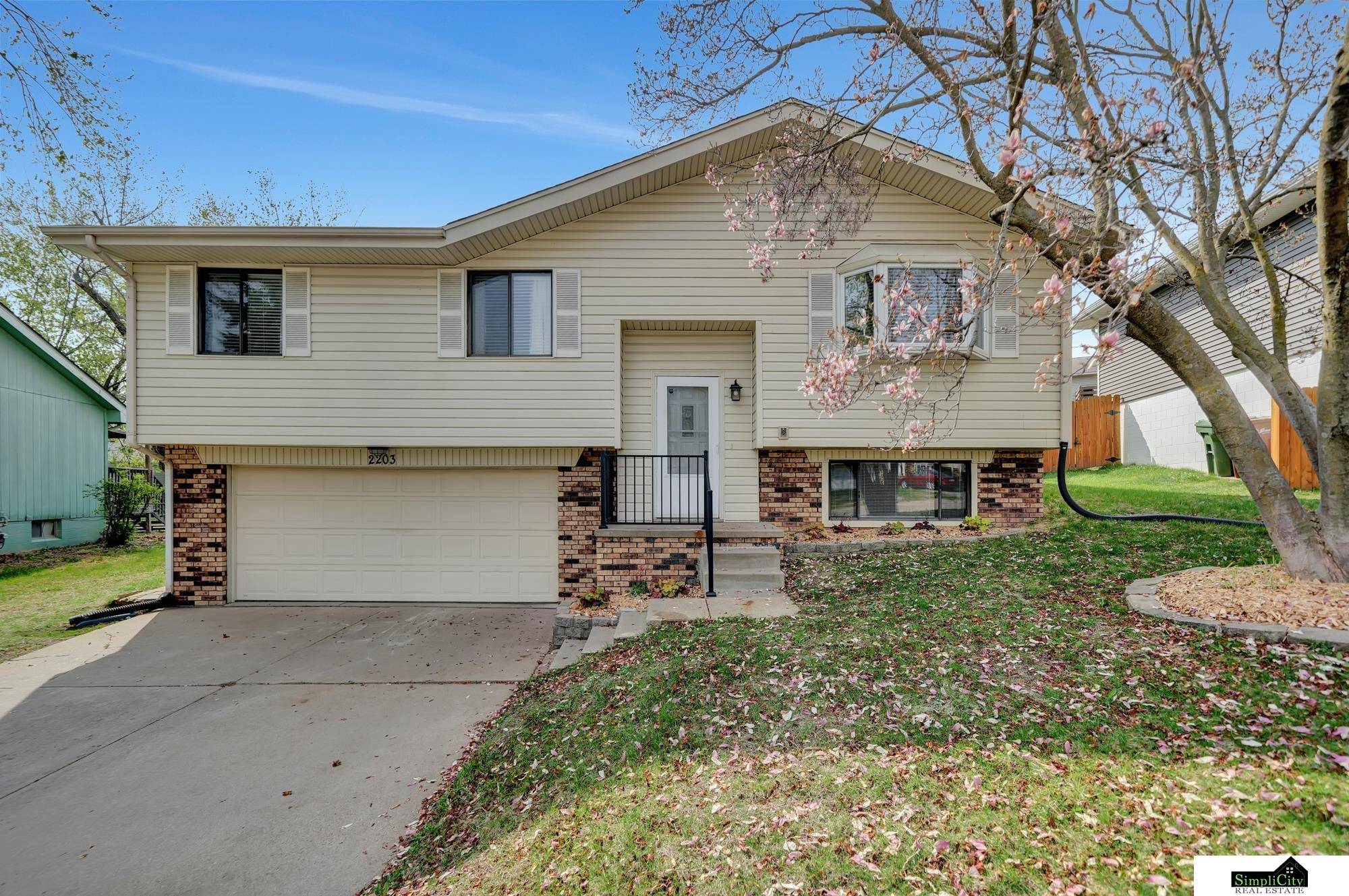 2203 Coventry Drive, Bellevue, NE 68123