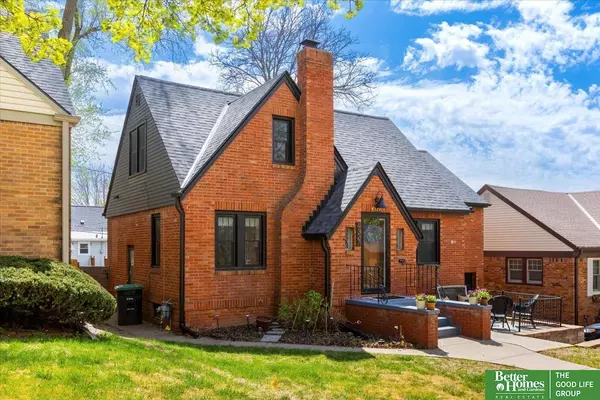 Omaha, NE 68105,4327 Shirley Street