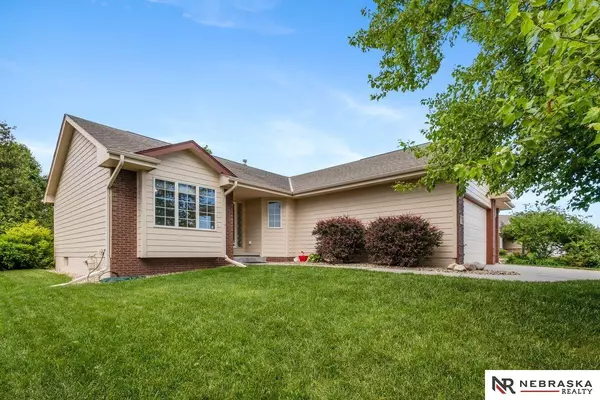 21327 Blackstone Circle, Gretna, NE 68028