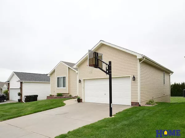 Lincoln, NE 68521,5721 NW 12th Street