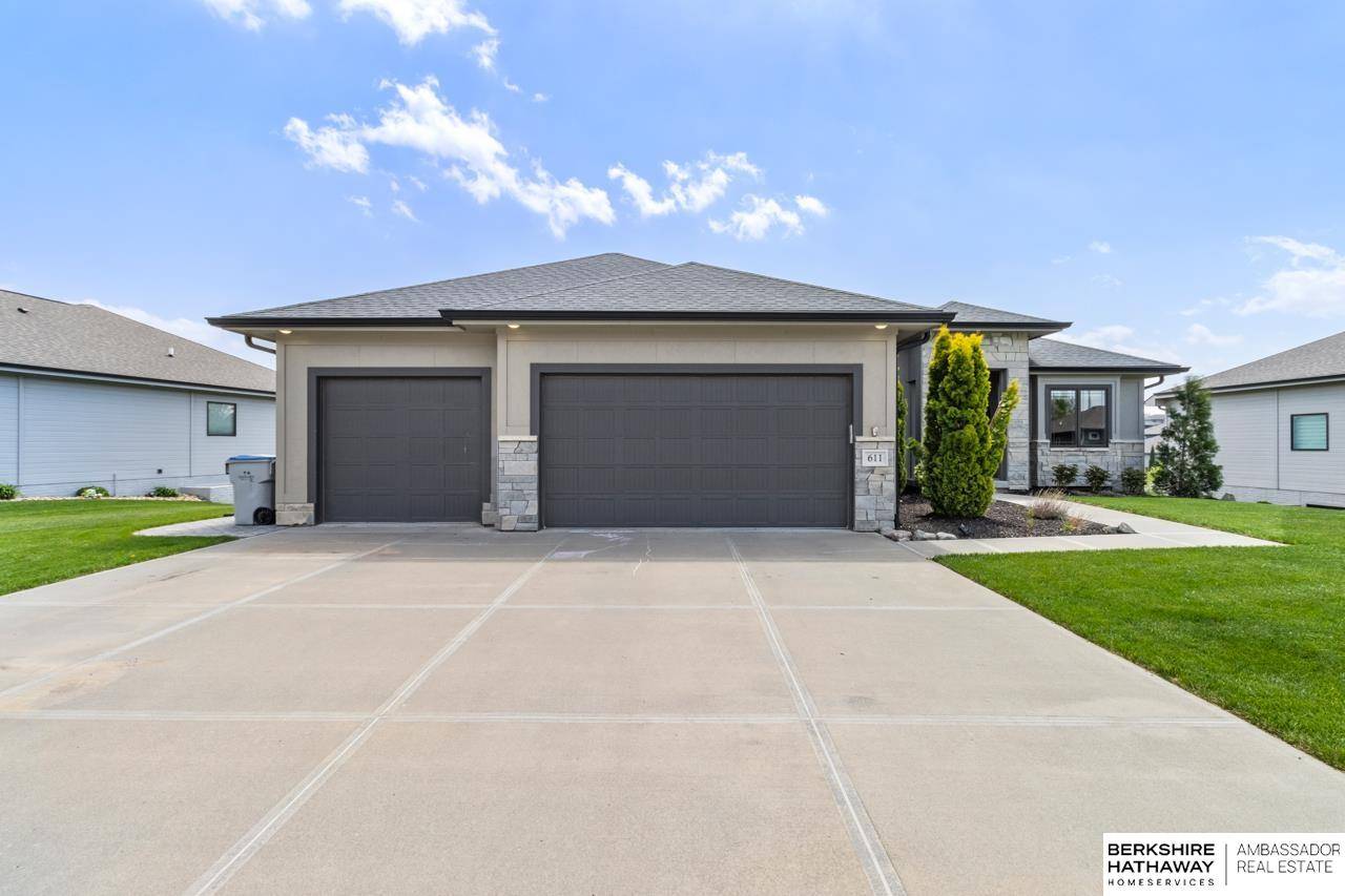 611 Brentwood Drive, Gretna, NE 68028