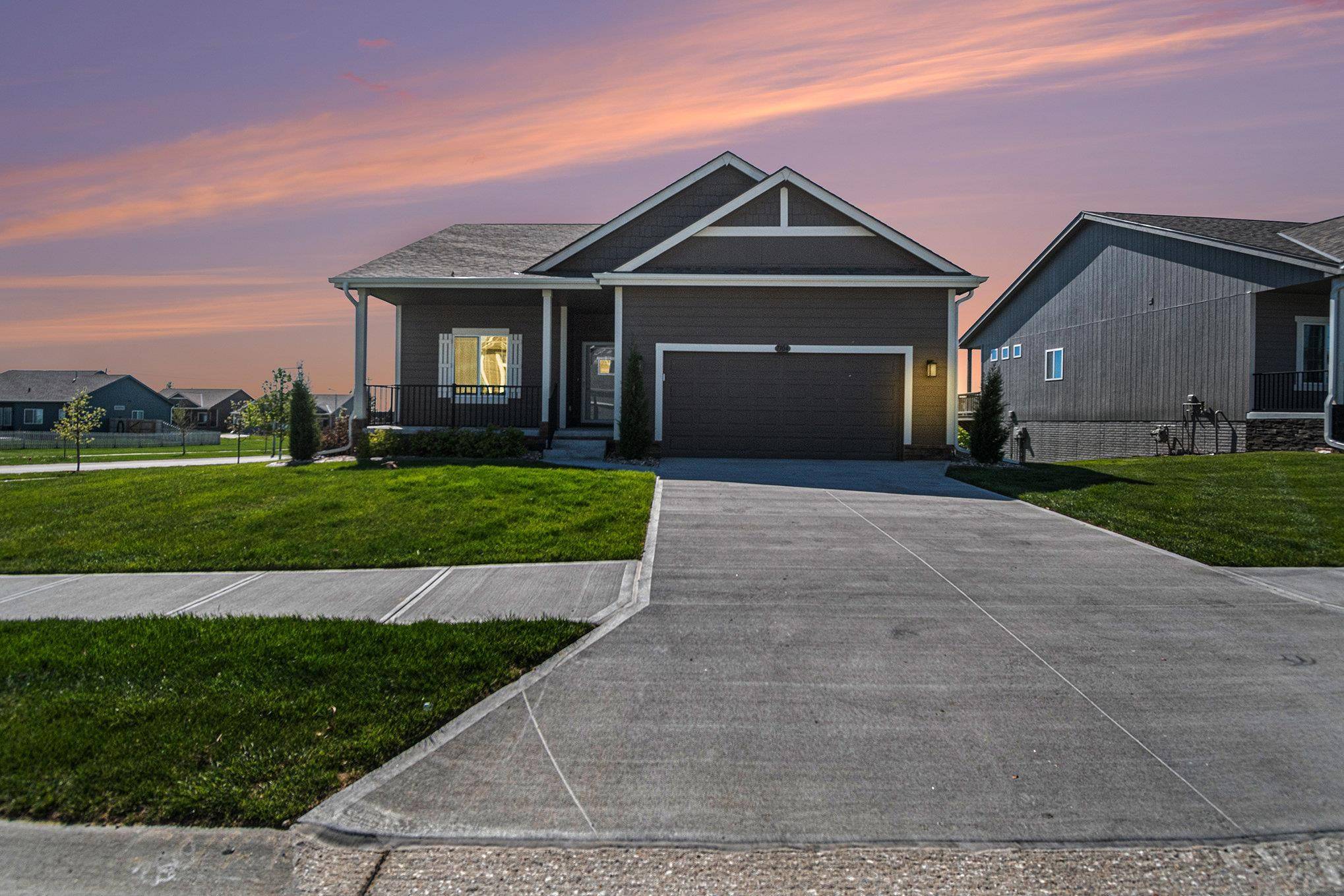 7304 N 167th Street, Bennington, NE 68007